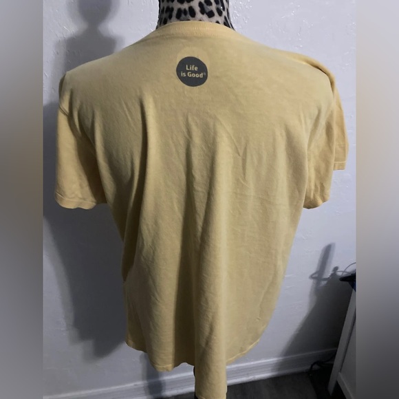 Life Is Good T Shirt XL  Yellow Short Sleeve V Neck Beach Shells women’s - Picture 4 of 5